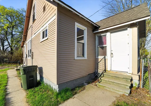 Homes for sale in Muskegon City Muskegon, MI | 379 E Dale Ave, Muskegon City Muskegon, MI 49442 | MLS# 65026017300
