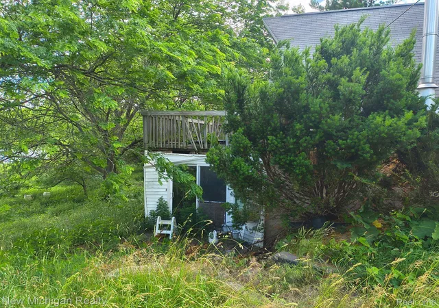 Photo 3 of Single family home for sale at 17221 W US Hwy 223, Addison, MI 49220 | MLS# 20261027825 | Listing updated on 2026-08-18