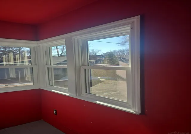 Photo 2 of Single family home for sale at 1641 Beidler St, Muskegon, MI 49441 | MLS# 58050205168 | Listing updated on 2026-09-12
