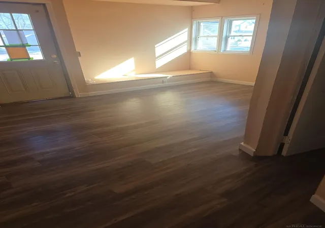 Photo 3 of Single family home for sale at 1641 Beidler St, Muskegon, MI 49441 | MLS# 58050205168 | Listing updated on 2026-09-12