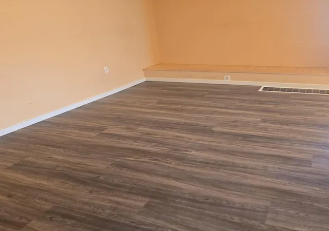 Photo 4 of Single family home for sale at 1641 Beidler St, Muskegon, MI 49441 | MLS# 58050205168 | Listing updated on 2026-09-12