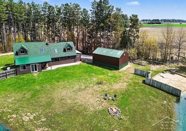 5th image of 15251 Geddes Rd, Hemlock, MI 48626 | MLS# 61050205186