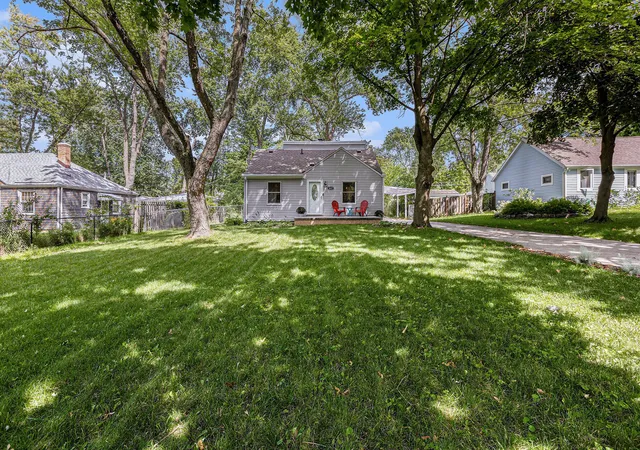 Photo 3 of Single family home for sale at 2657 Elmwood Ave, Ann Arbor, MI 48104 | MLS# 81026017467 | Listing updated on 2026-05-05