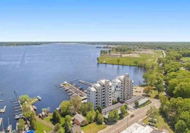 50th image of 2964 Lakeshore Dr #W 304, Muskegon, MI 49441 | MLS# 71026017469