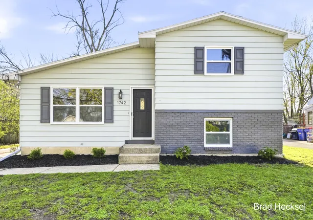 Homes for sale in Grand Rapids City Kent, MI | 1742 Woodlawn Ave Se, Grand Rapids City Kent, MI 49506 | MLS# 65026017478
