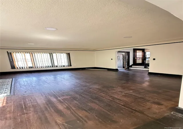 Photo 4 of Single family home for sale at 3211 Leslie St, Detroit, MI 48238 | MLS# 20261027983 | Listing updated on 2026-07-06