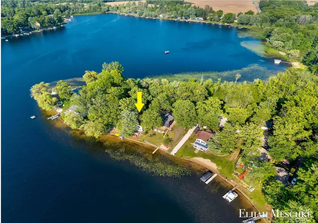 4th image of 10463 Poplar Dr Ne, Rockford, MI 49341 | MLS# 65026017534