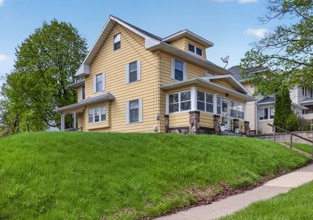Homes for sale in Jackson City Jackson, MI | 302 Ellery Ave, Jackson City Jackson, MI 49201 | MLS# 55026017557