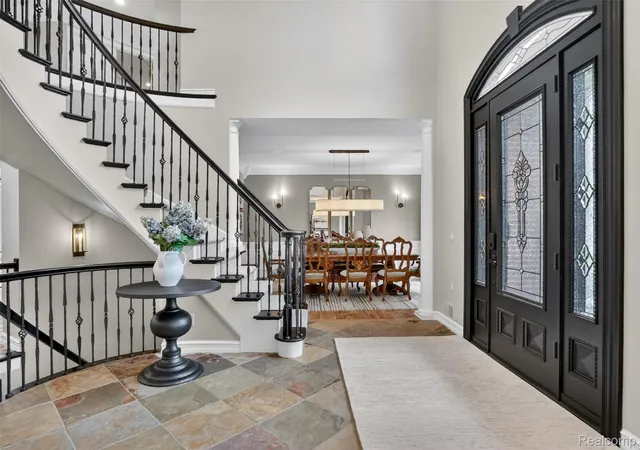 Photo 2 of Mansion for sale at 1867 Lincolnshire Dr, Rochester Hills, MI 48309 | MLS# 20261028075 | Listing updated on 2026-07-06