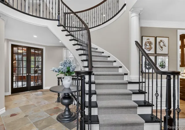 Photo 3 of Single family home for sale at 1867 Lincolnshire Dr, Rochester Hills, MI 48309 | MLS# 20261028075 | Listing updated on 2026-07-06