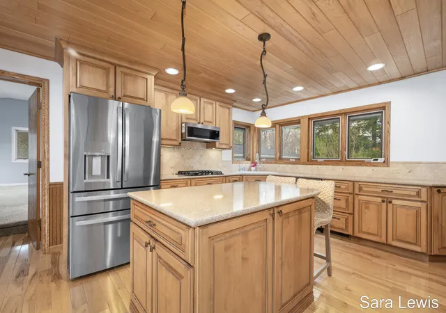 5th image of 15710 Rich Ln, Hickory Corners, MI 49060 | MLS# 65026017631