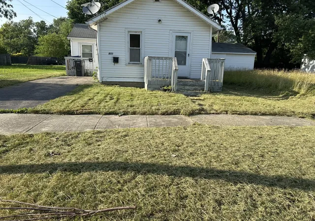 Multi family home for sale at 822 Campbell St, Flint, MI 48507 | MLS# 66026017633