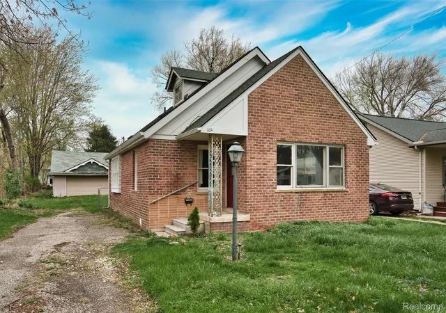 Homes for sale in Clawson City Oakland, MI | 104 Leroy Ave, Clawson City Oakland, MI 48017 | MLS# 20261028113