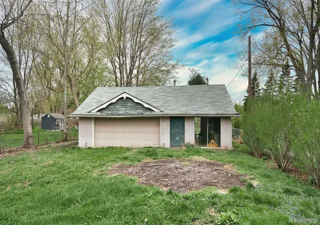 Homes for sale in Clawson City Oakland, MI | 104 Leroy Ave, Clawson City Oakland, MI 48017 | MLS# 20261028113
