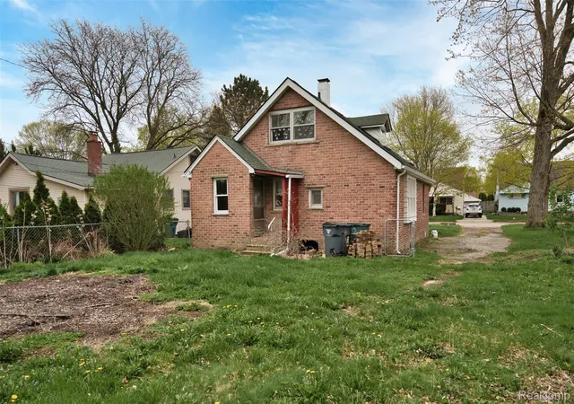 Homes for sale in Clawson City Oakland, MI | 104 Leroy Ave, Clawson City Oakland, MI 48017 | MLS# 20261028113