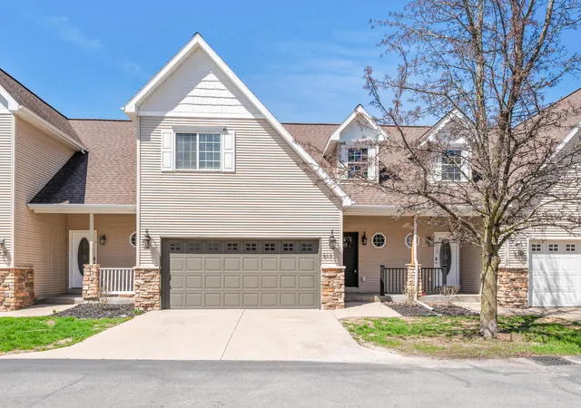 Listing Photo 2 - Condo for sale in building located at 817 Tioga Park Dr, Big Rapids, MI 49307