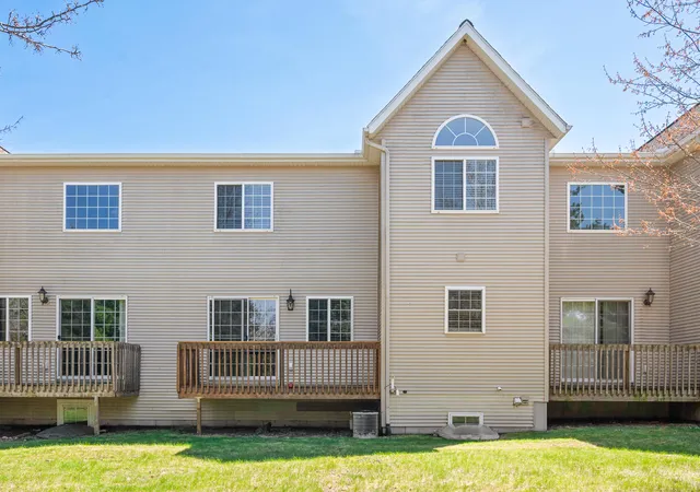 Listing Photo 5 - Condo for sale in building located at 817 Tioga Park Dr, Big Rapids, MI 49307