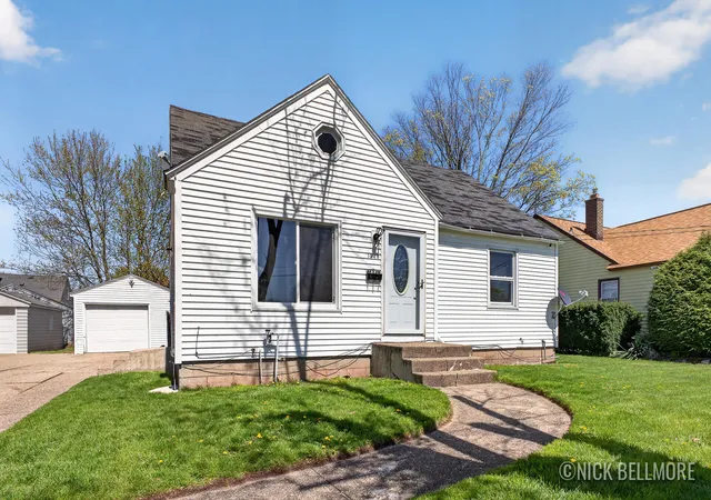 Homes for sale in Wyoming City Kent, MI | 1049 Buckingham St Sw, Wyoming City Kent, MI 49509 | MLS# 65026017708