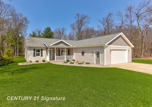 1st image of 5728 Tipperary Dr, Caseville, MI 48725 | MLS# 61050205315