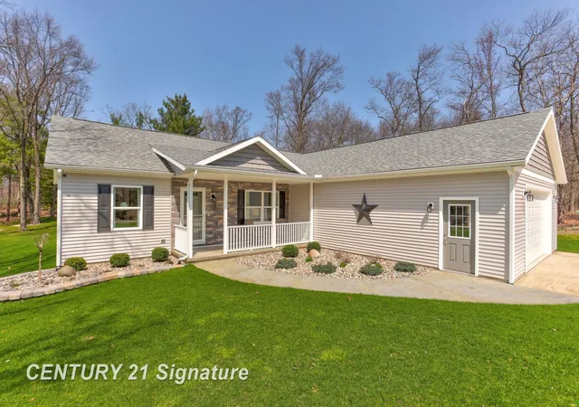 4th image of 5728 Tipperary Dr, Caseville, MI 48725 | MLS# 61050205315