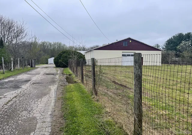 1st image of 8261 Fenton Rd, Grand Blanc, MI 48439 | MLS# 20261028250