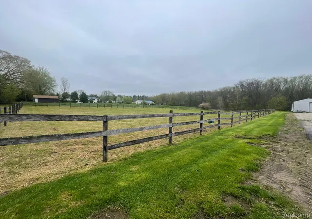 2nd image of 8261 Fenton Rd, Grand Blanc, MI 48439 | MLS# 20261028250