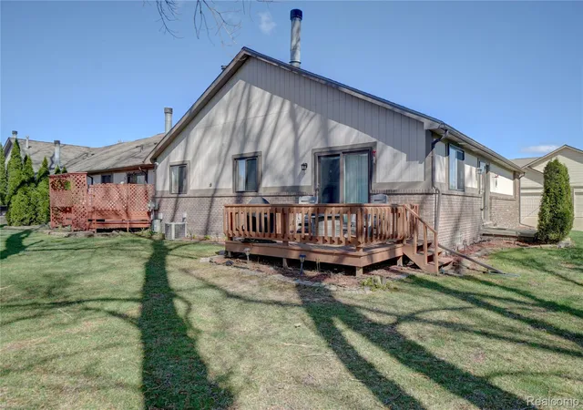 Photo 1 of Condo for sale at 20522 Longwood Dr, Clinton Township, MI 48038 | MLS# 20261028271 | Listing updated on 2026-10-07