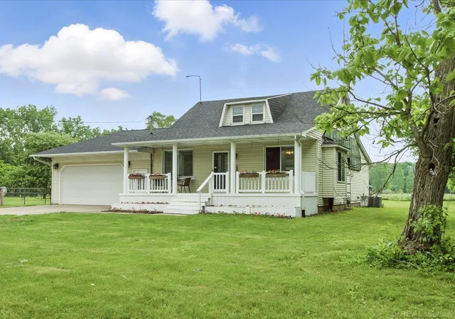 Photo 2 of Single family home for sale at 13485 S Block Rd, Birch Run, MI 48415 | MLS# 58050205356 | Listing updated on 2026-08-26