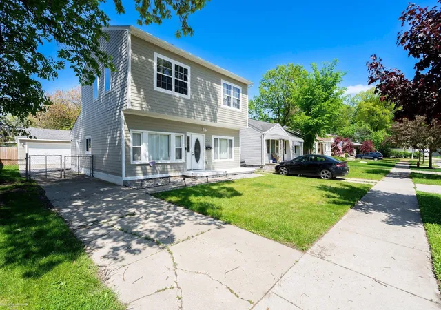 Photo 2 of Single family home for sale at 21525 Brys Dr, Saint Clair Shores, MI 48080 | MLS# 58050205358 | Listing updated on 2026-09-02