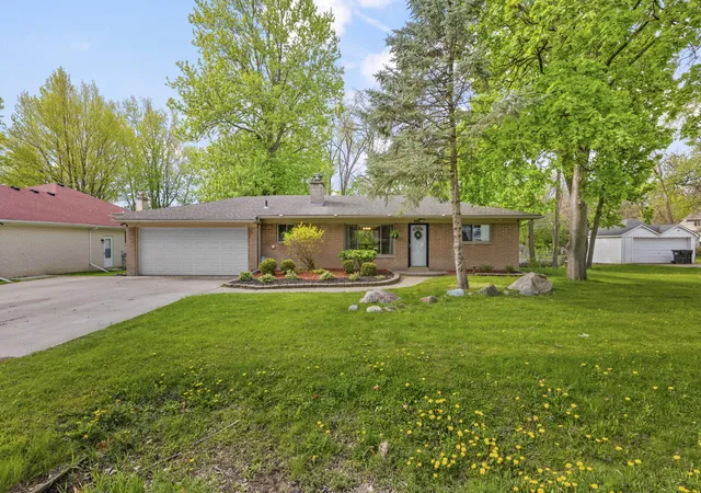 37th image of 950 Gallaland Ave, Rochester Hills, MI 48307 | MLS# 81026017888