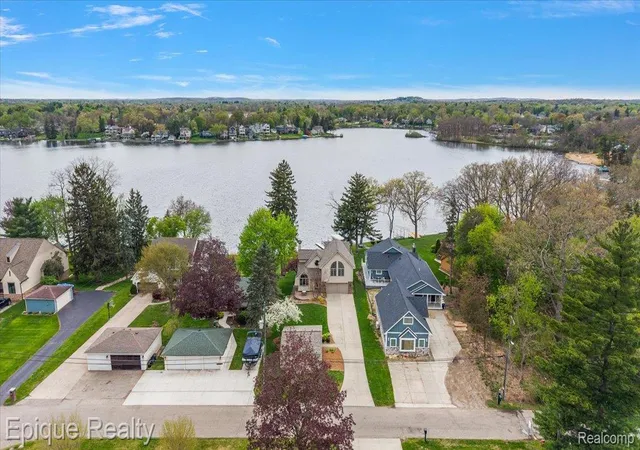 Photo 2 of Single family home for sale at 4521 Parnell Dr, Clarkston, MI 48346 | MLS# 20261028390 | Listing updated on 2026-07-28