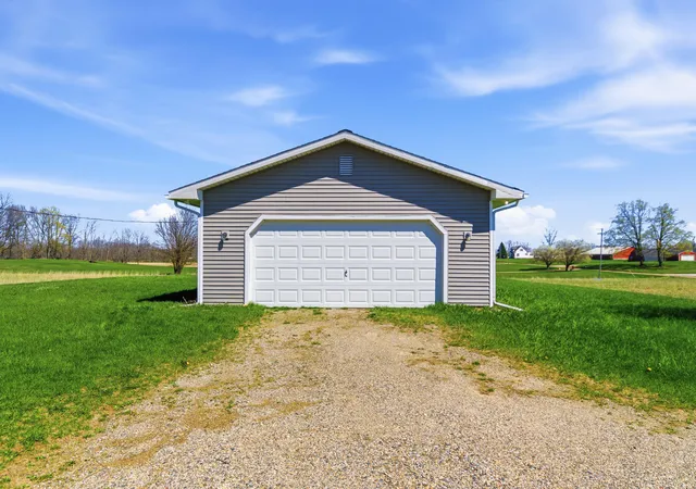 5th image of 11580 Bell Oak Rd, Webberville, MI 48892 | MLS# 81026017906