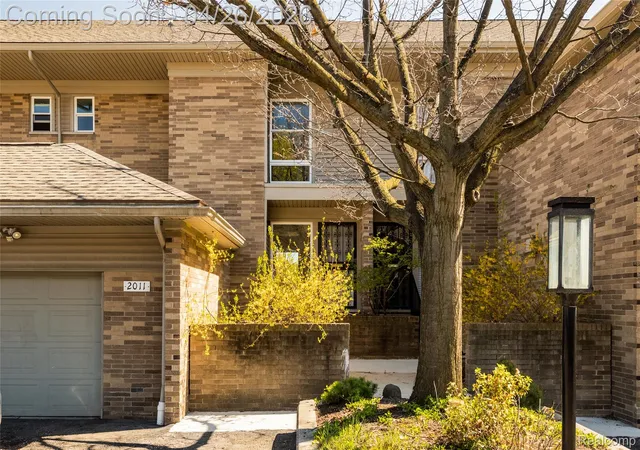 3rd image of 2011 Thornhill Pl, Detroit, MI 48207 | MLS# 20261028417