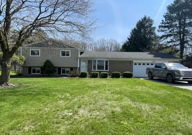 Photo 1 of Single Family Residence at 60000 Romeo Plank Rd, Ray, MI 48096 | MLS# 81026017930 | | Sold on 2026-06-04