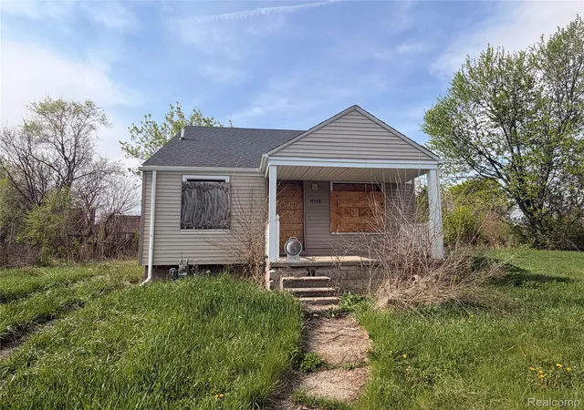 Photo 3 of Single family home for sale at 11159 Findlay St, Detroit, MI 48205 | MLS# 20261028457 | Listing updated on 2026-07-06