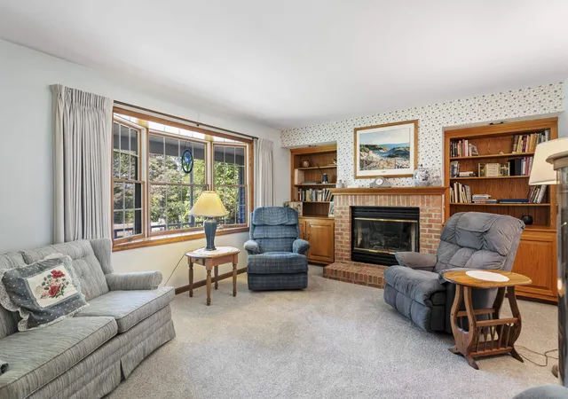 Photo 3 of Single family home for sale at 11332 Peninsula Dr, Traverse City, MI 49686 | MLS# 78080067365 | Listing updated on 2026-09-10