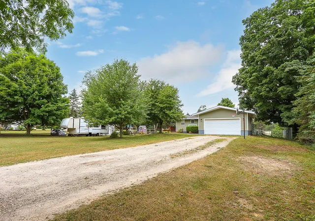 2nd image of 2640 67th St, South Haven, MI 49090 | MLS# 69026018003