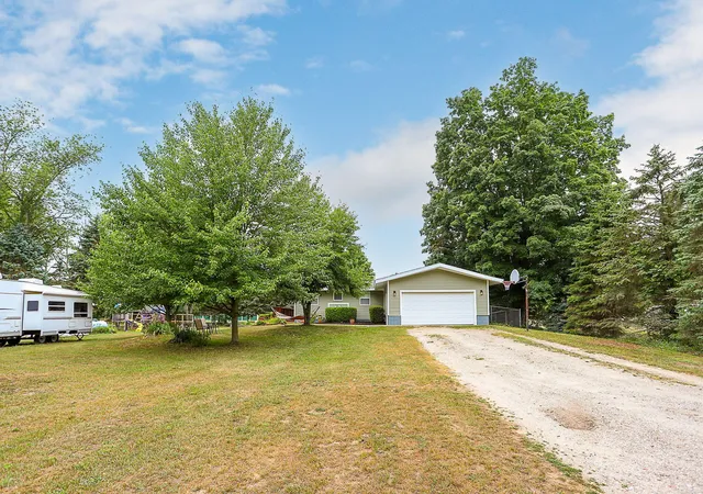 Photo 3 of Single family home for sale at 2640 67th Street, South Haven, MI 49090 | MLS# 69026018003 | Listing updated on 2026-06-12