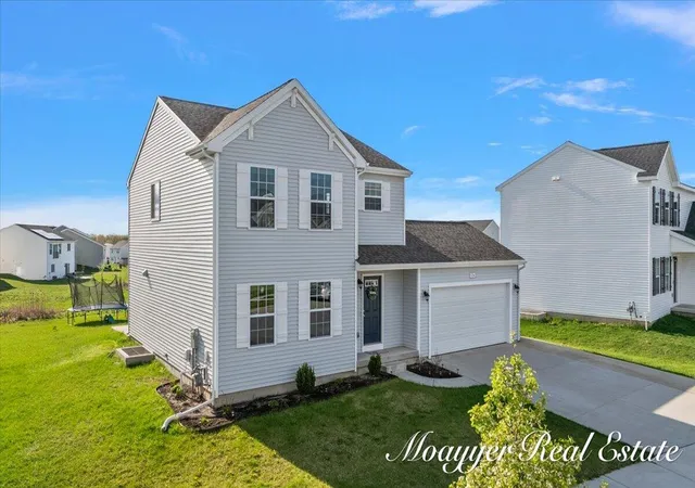 Photo 3 of Single family home for sale at 5764 Kiverton Ridge Dr Se, Grand Rapids, MI 49508 | MLS# 65026018081 | Listing updated on 2026-04-29