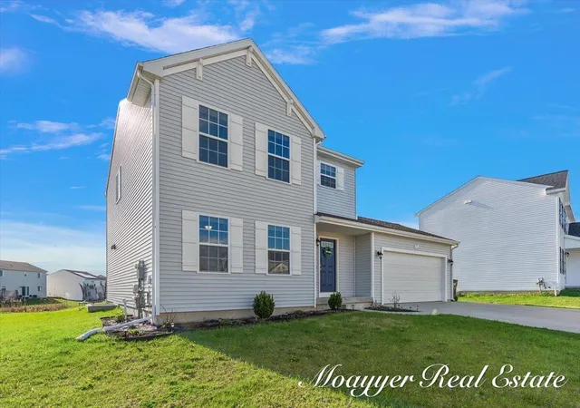 Photo 4 of Single family home for sale at 5764 Kiverton Ridge Dr SE, Grand Rapids, MI 49508 | MLS# 65026018081 | Listing updated on 2026-04-29