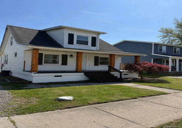 Single family home for sale at 20510 Broadacres St, Clinton Township, MI 48035 | MLS# 20261028683 | Listing updated on 2026-07-23