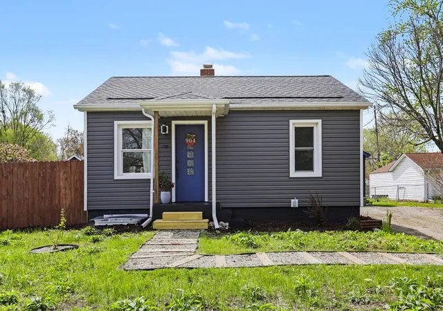 Photo 1 of Single family home for sale at 904 Hawthorne Ave, Ypsilanti, MI 48198 | MLS# 81026018100 | Listing updated on 2026-06-04