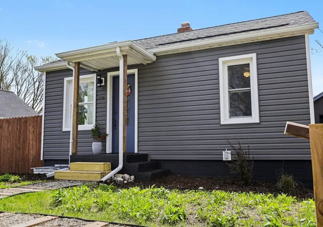 Photo 3 of Single family home for sale at 904 Hawthorne Ave, Ypsilanti, MI 48198 | MLS# 81026018100 | Listing updated on 2026-06-04