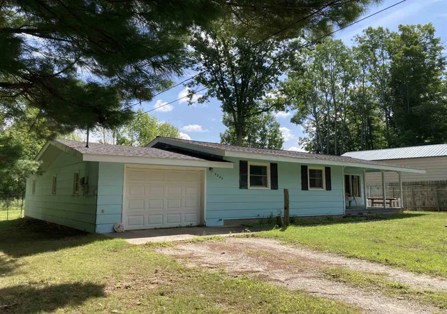 3rd image of 5240 Sumac Trl, Lupton, MI 48635 | MLS# 77080067398