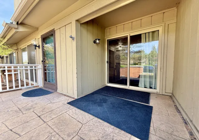 Listing Photo 3 - Condo for sale in building located at 1651 S Hl Blvd, Bloomfield Hills, MI 48304