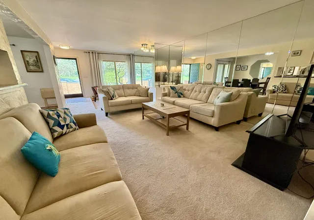 Listing Photo 4 - Condo for sale in building located at 1651 S Hl Blvd, Bloomfield Hills, MI 48304