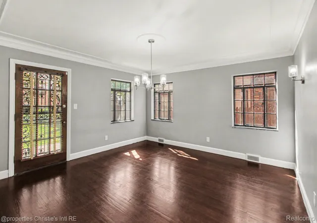 4th image of 18944 Warrington Dr, Detroit, MI 48221 | MLS# 20261028812