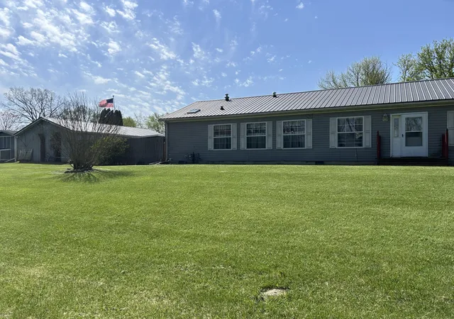 Photo 2 of Single family home for sale at 33291 Maryann Dr, Colon, MI 49040 | MLS# 68026018185 | Listing updated on 2026-08-31
