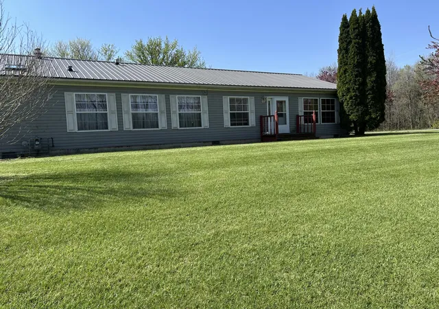 Photo 3 of Single family home for sale at 33291 Maryann Dr, Colon, MI 49040 | MLS# 68026018185 | Listing updated on 2026-08-31