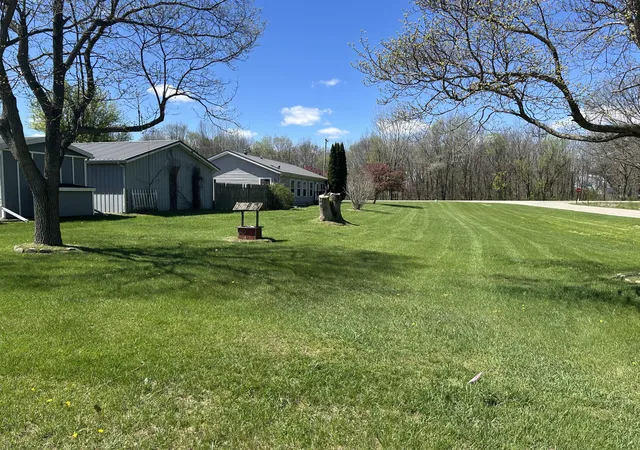 Photo 4 of Single family home for sale at 33291 Maryann Dr, Colon, MI 49040 | MLS# 68026018185 | Listing updated on 2026-08-31